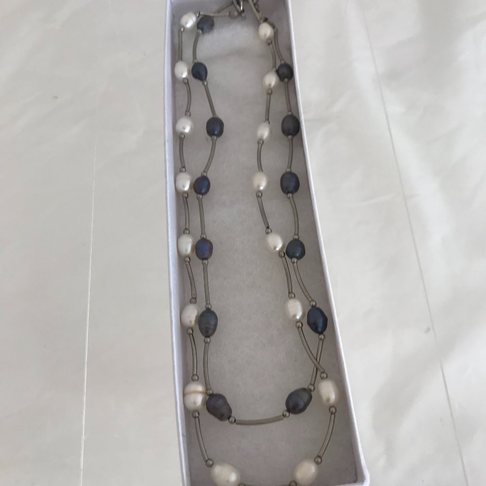 2 pearl necklaces